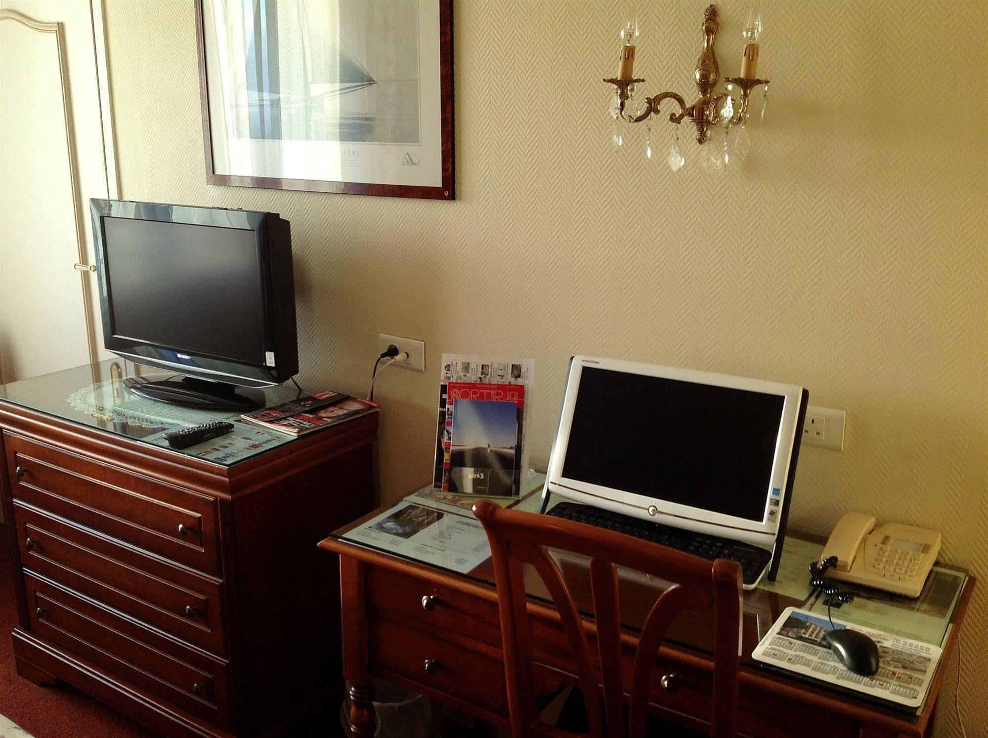 Abalys Hotel Brest Luaran gambar
